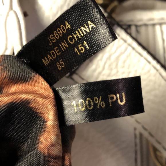 Jessica Simpson pebbled faux leather gold tone logo fittings, deep shoulder bag - Picture 12 of 12